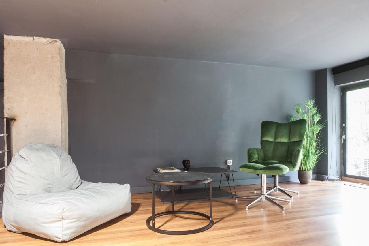 Trendy Industrial Apt Next To Museum Of Acropolis เอเธนส์ ภายนอก รูปภาพ
