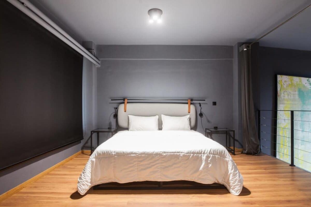 Trendy Industrial Apt Next To Museum Of Acropolis เอเธนส์ ภายนอก รูปภาพ