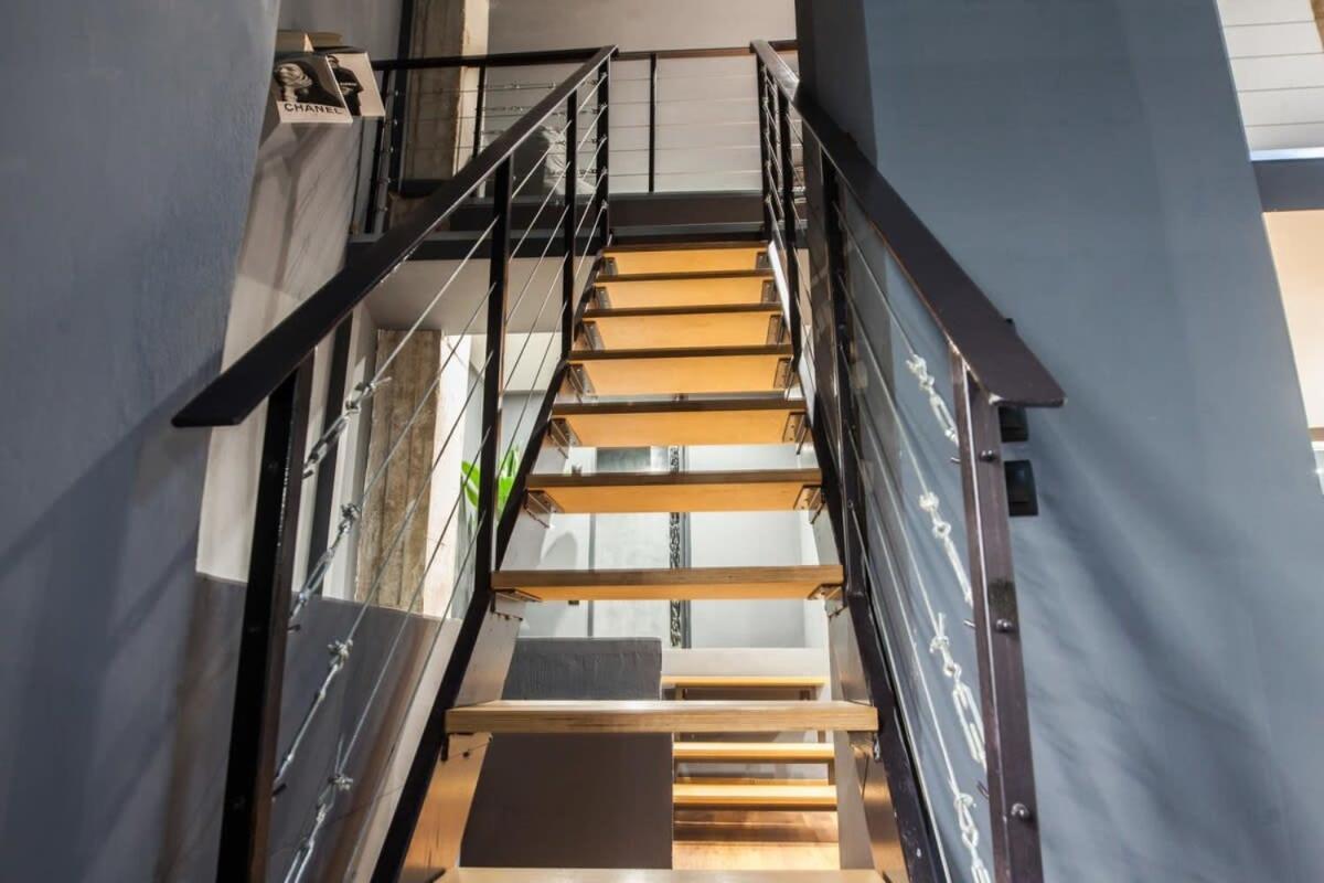 Trendy Industrial Apt Next To Museum Of Acropolis เอเธนส์ ภายนอก รูปภาพ